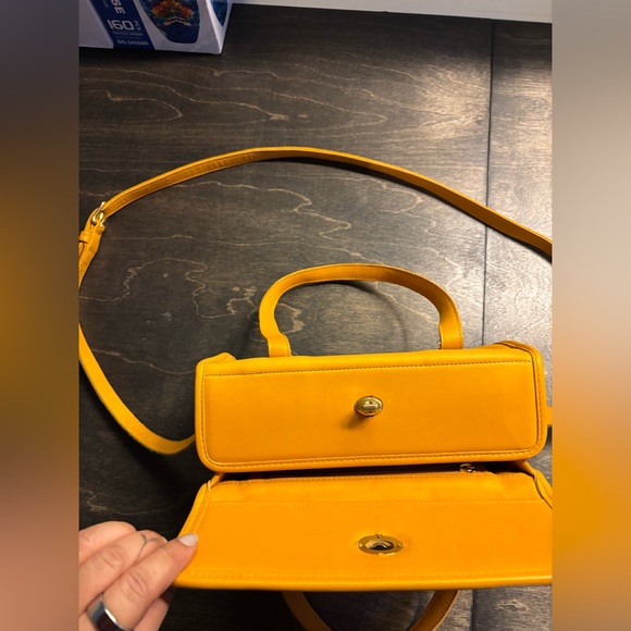 Vintage Coach Geometric Roll bag #9045 - Picture 6 of 12